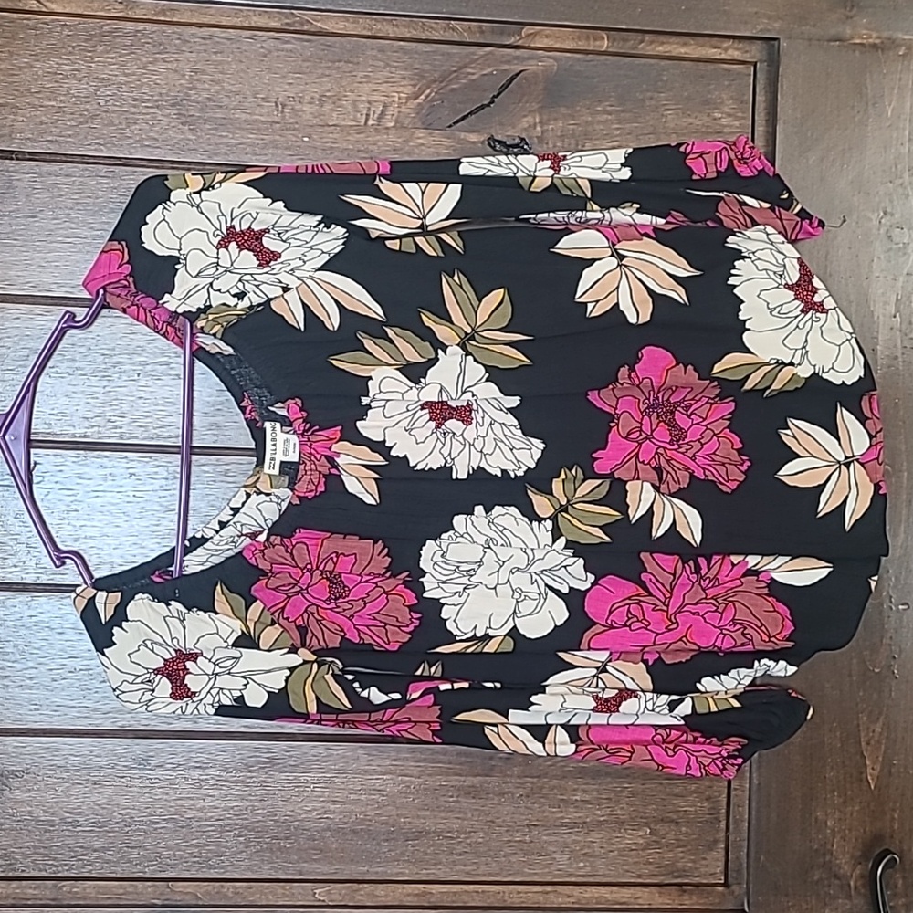 Size M Off the Shoulder BillABong Shirt